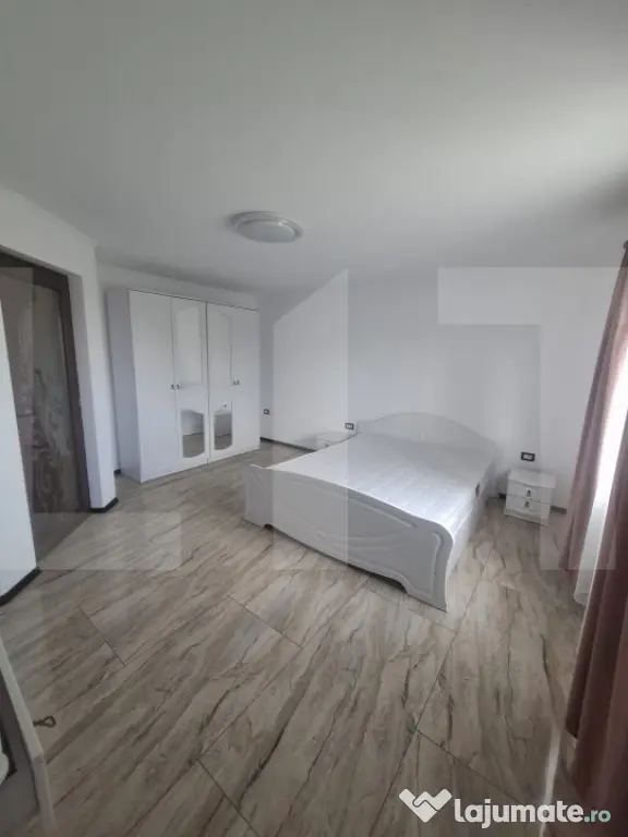 Casă cu Etaj și Pod, 325 mp, Teren 1045 mp, Construcție - Botosani (Botosani)