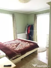 Apartament 3 camere, etaj 1, 70 mp, zona Porii