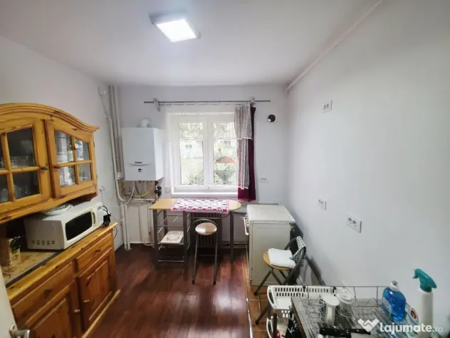 Apartament cu 2 camere de vânzare în zona Maratei - Piatra-Neamt (Neamt)
