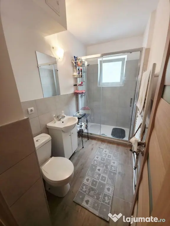 Apartament cu 2 camere de vânzare în zona Maratei - Piatra-Neamt (Neamt)