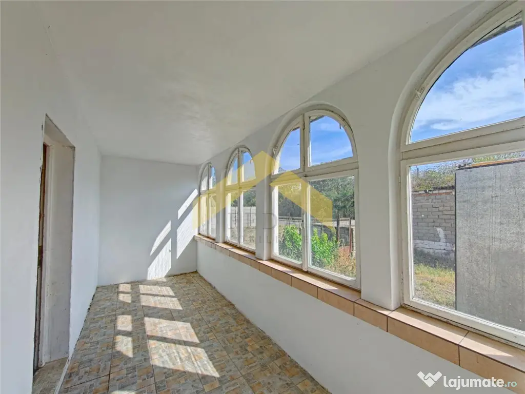 CASA DE VANZARE-SUBCETATE-PE COLT-TEREN 932mp - Arad (Arad)
