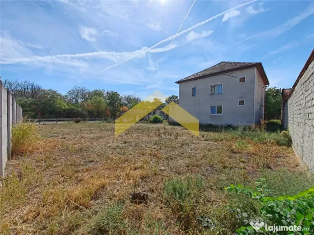CASA DE VANZARE-SUBCETATE-PE COLT-TEREN 932mp - Arad (Arad)
