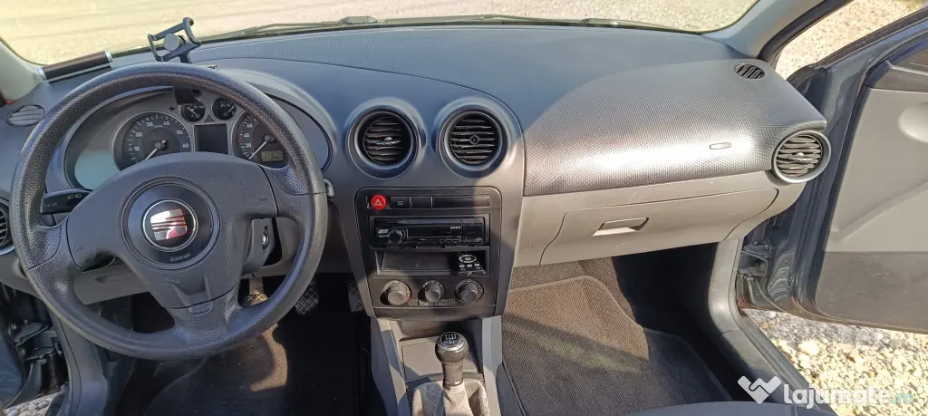 Vând Seat Ibiza 2006 /1.2 ; benzina ,DISTRIBUTIE SCHIMBATA , Pitești Proprietar