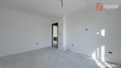 Duplex cu 4 camere despartit prin baie, Mosnita Veche 