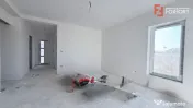 Duplex cu 4 camere despartit prin baie, Mosnita Veche 
