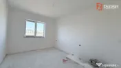 Duplex cu 4 camere despartit prin baie, Mosnita Veche 