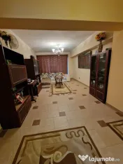 De vânzare apartament cu 4 camere la Trocadero 