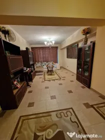 De vânzare apartament cu 4 camere la Trocadero