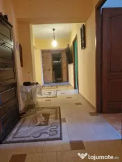 De vânzare apartament cu 4 camere la Trocadero 