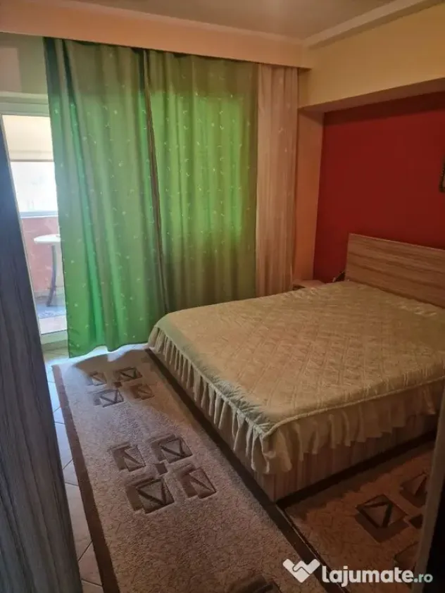 De vânzare apartament cu 4 camere la Trocadero - Constanta (Constanta)