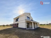 Duplex despartit prin camera tehnica, 5 camere, teren de 308
