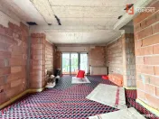Duplex despartit prin camera tehnica, 5 camere, teren de 308 