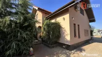 Casa individuala, 160 mp cu atelier auto 110 mp, in Utvin