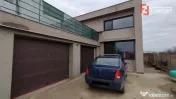 Casa 8 camere ,Sacalaz-Ideala pentru 2 familii 