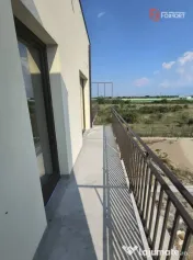 Triplex ultramodern cu 5 camere si 2 bai, in localitatea Tim 