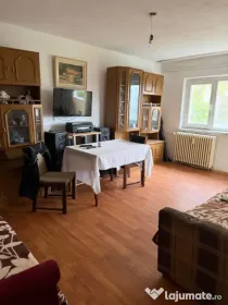 Apartament 3 camere, 71 mp, zona Cornitoiu