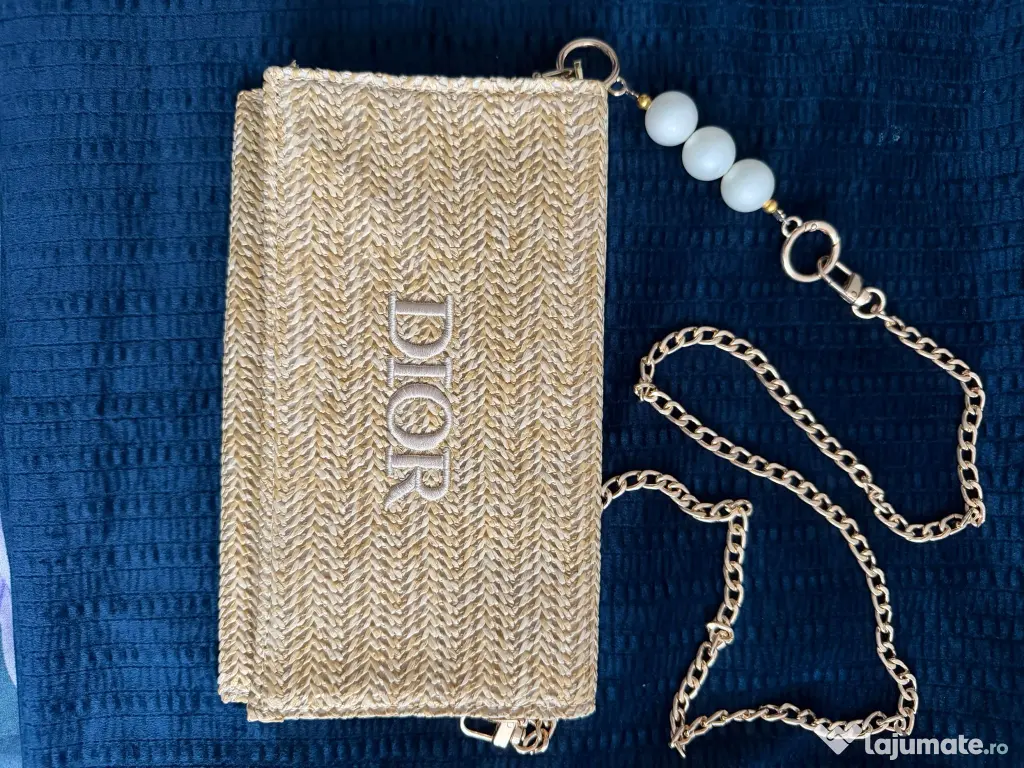 Dior 2023 cu chain auriu și perle