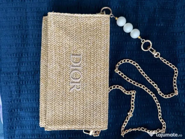 Dior 2023 cu chain auriu și perle