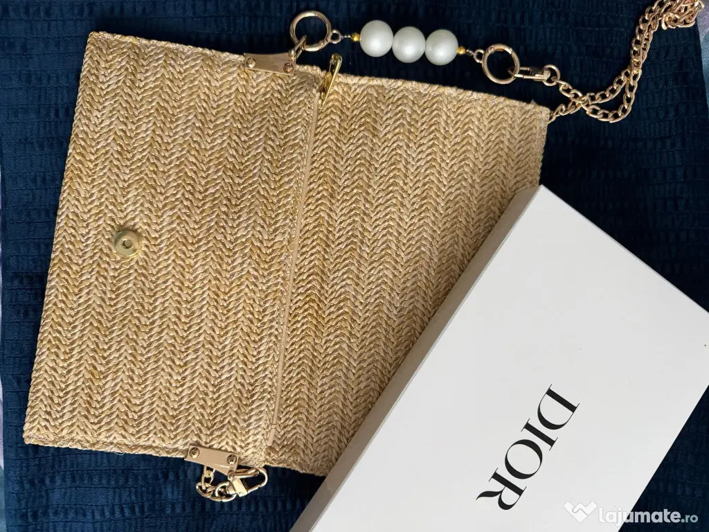 Dior 2023 cu chain auriu și perle