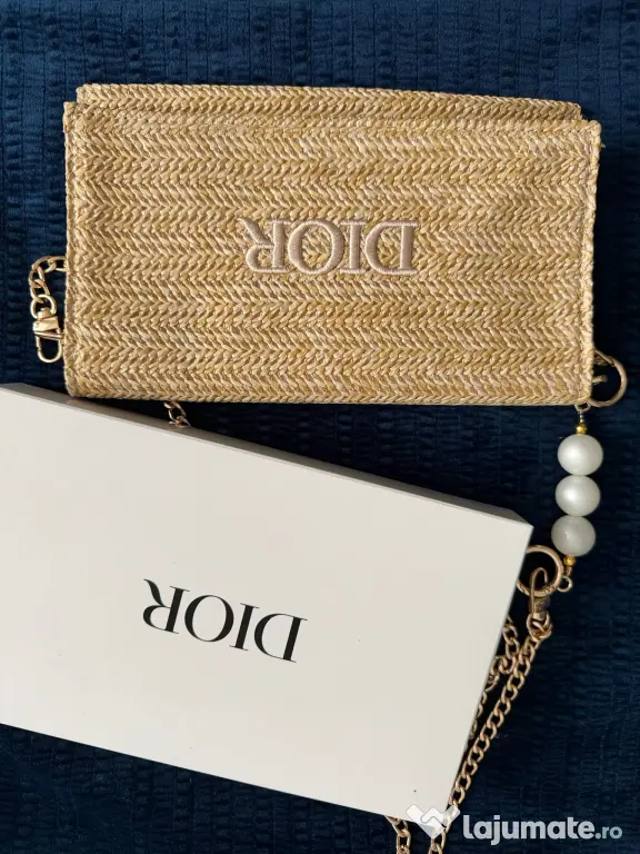 Dior 2023 cu chain auriu și perle