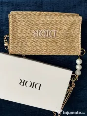 Dior 2023 cu chain auriu și perle 