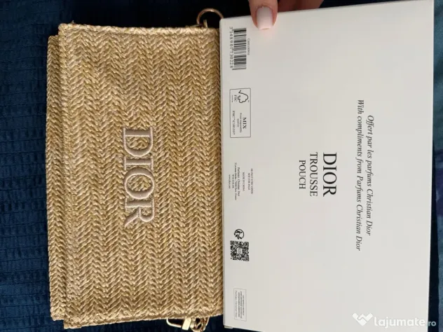 Dior 2023 cu chain auriu și perle