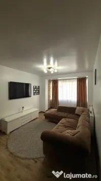 Închiriez apartament cu 2 camere 