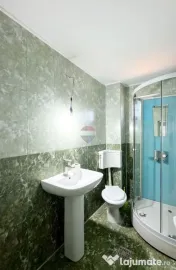 Bloc P+1 | 4 apartamente de 3 camere + Hala productie | Teren 1900 mp 