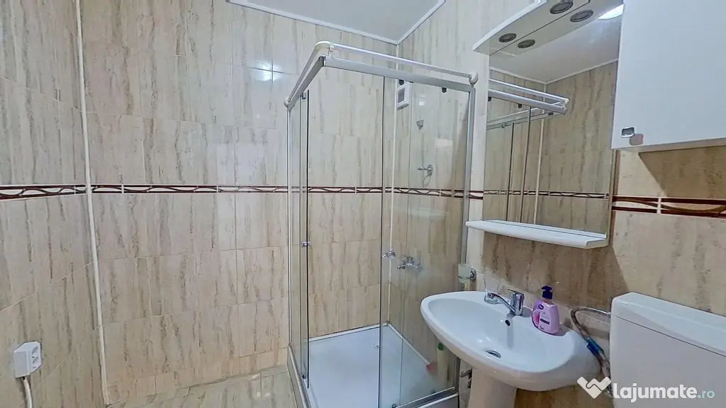 Apartament în vilă cu curte, etaj 1 - Bucuresti (Bucuresti-Ilfov)