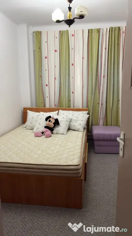 Închiriez apartament 3 camere