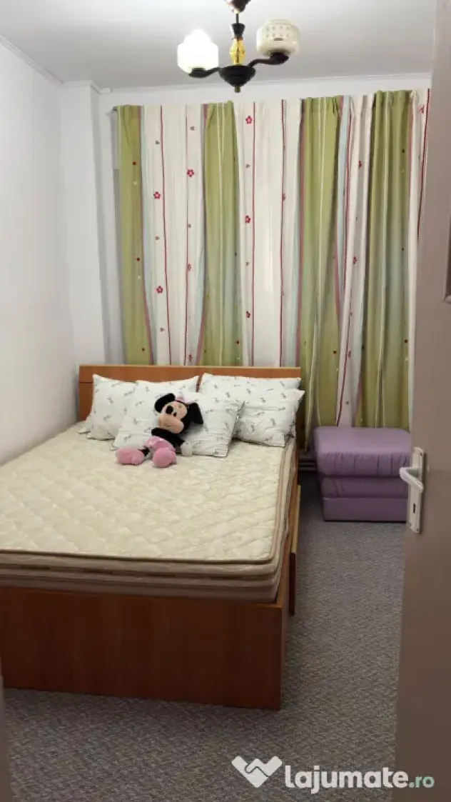 Închiriez apartament 3 camere