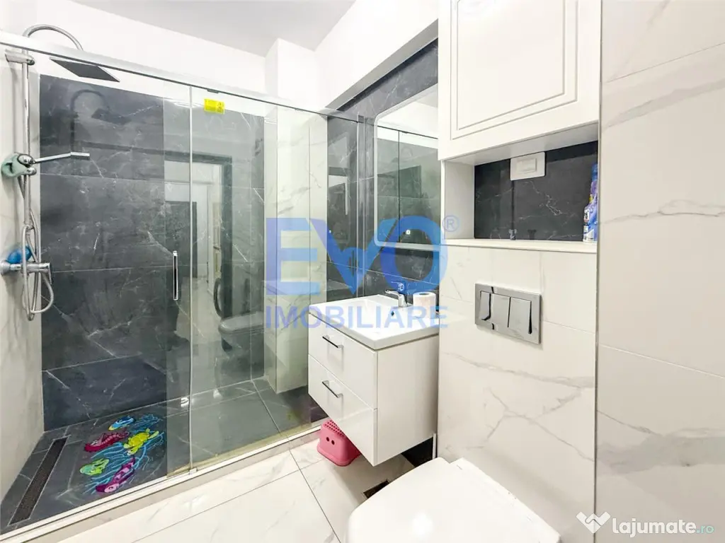 Apartament cu 2 camere, decomandat, 2 balcoane, complex Cont - Iasi (Iasi)