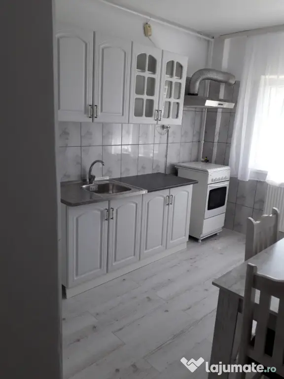 Proprietar închiriez apartament 3 camere – Drumul Taberei, Orizont, metrou