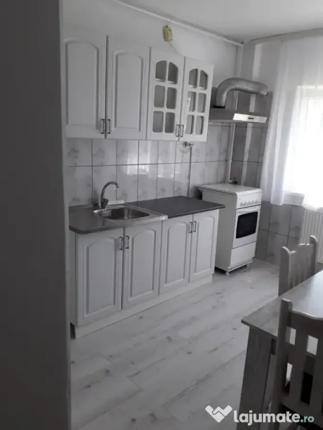 Proprietar închiriez apartament 3 camere – Drumul Taberei, Orizont, metrou