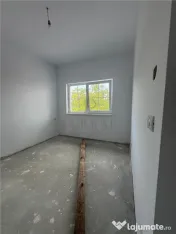 Casa spa#539;ioasa – 4 Dormitoare – Despartita prin Garaj (1 