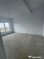 Casa spa#539;ioasa – 4 Dormitoare – Despartita prin Garaj (1 
