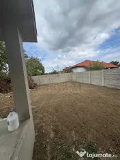Casa spa#539;ioasa – 4 Dormitoare – Despartita prin Garaj (1 