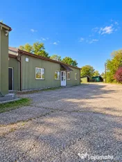 3 hale de închiriat | 560,8 mp | Teren 2.827 mp împrejmuit 