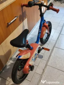 vand biciclete copii si o trotineta