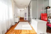 Resedinta premium| Teren de tenis | Piscină încălzită | Infrastructură completă! 