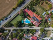 Resedinta premium| Teren de tenis | Piscină încălzită | Infrastructură completă! 