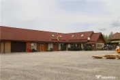 Constructii si teren intravilan18.000 mp 