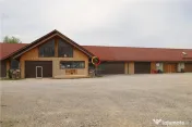 Constructii si teren intravilan18.000 mp 