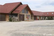 Constructii si teren intravilan18.000 mp 