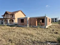 Casă la roșu de vânzare Aluniș, județul Arad Cartier Nou 