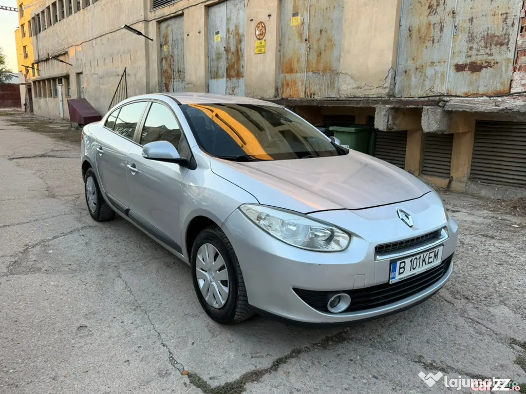 Renault Fluence 1.6 110 CP + GPL • 2011 • 181.000 km • 3.490 € - Bucuresti (Bucuresti-Ilfov)