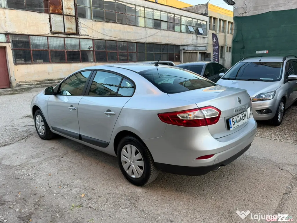 Renault Fluence 1.6 110 CP + GPL • 2011 • 181.000 km • 3.490 € - Bucuresti (Bucuresti-Ilfov)