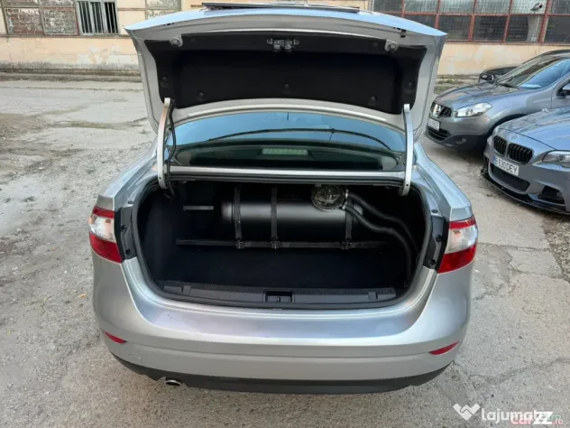 Renault Fluence 1.6 110 CP + GPL • 2011 • 181.000 km • 3.490 € - Bucuresti (Bucuresti-Ilfov)