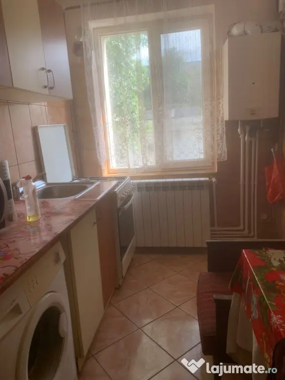 Inchiriez apartament 2 camere