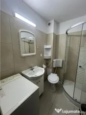 Garsoniera decomandata etaj 1 si loc de parcare zona Turniso 
